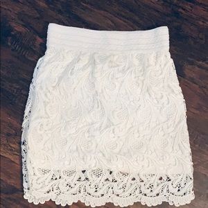 Lace Skirt (white)